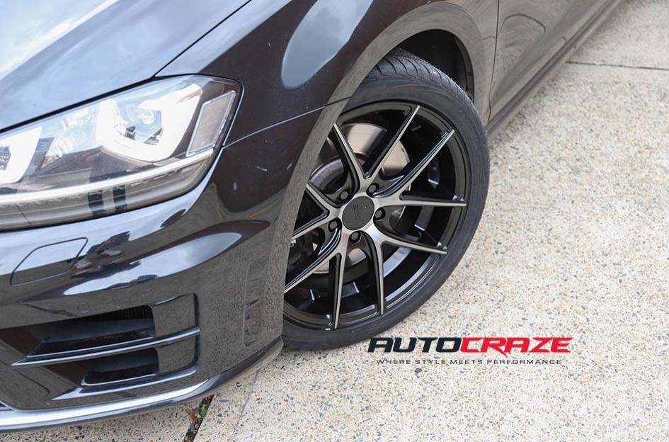 VOLKSWAGEN-GOLF-TARGA-SILVER-MACHINED-FACE